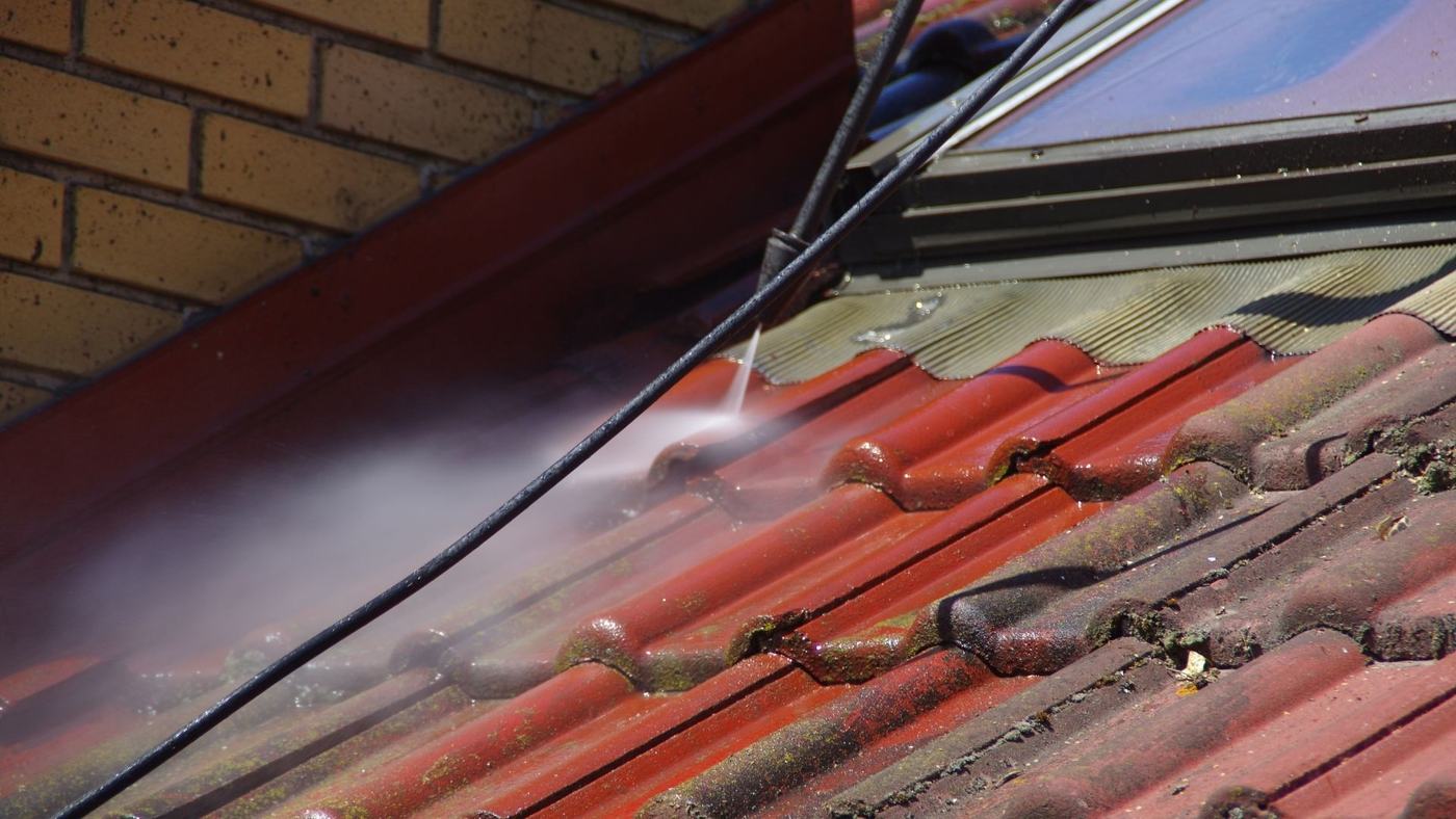 Precision Gutter Cleaning in Sherwood Park AB